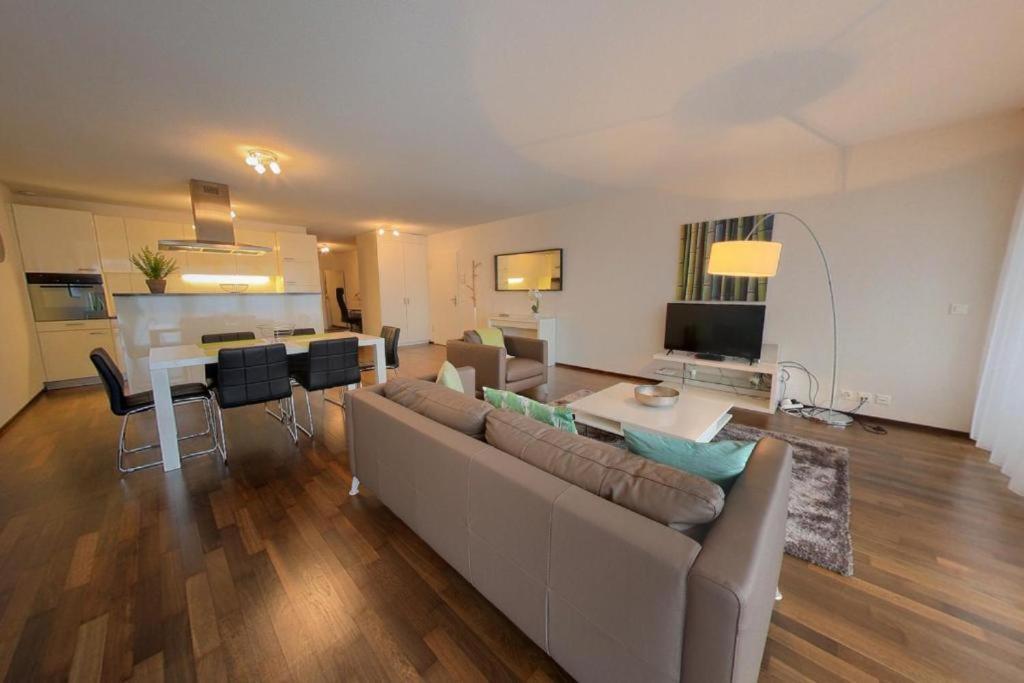 Apartment Relax And Recharge By The Lake! Modern Apartments, Ap26 Morges