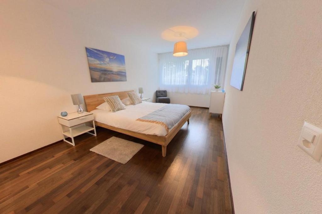 Relax And Recharge By The Lake! Modern Apartments, Ap26