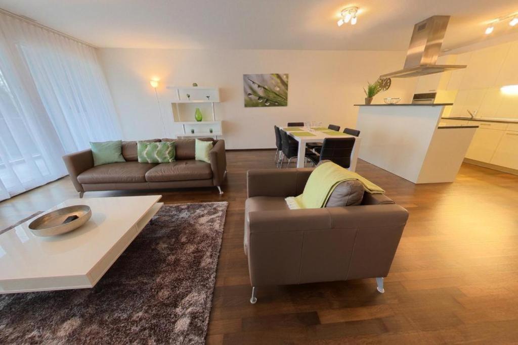 Apartment Relax And Recharge By The Lake! Modern Apartments, Ap26