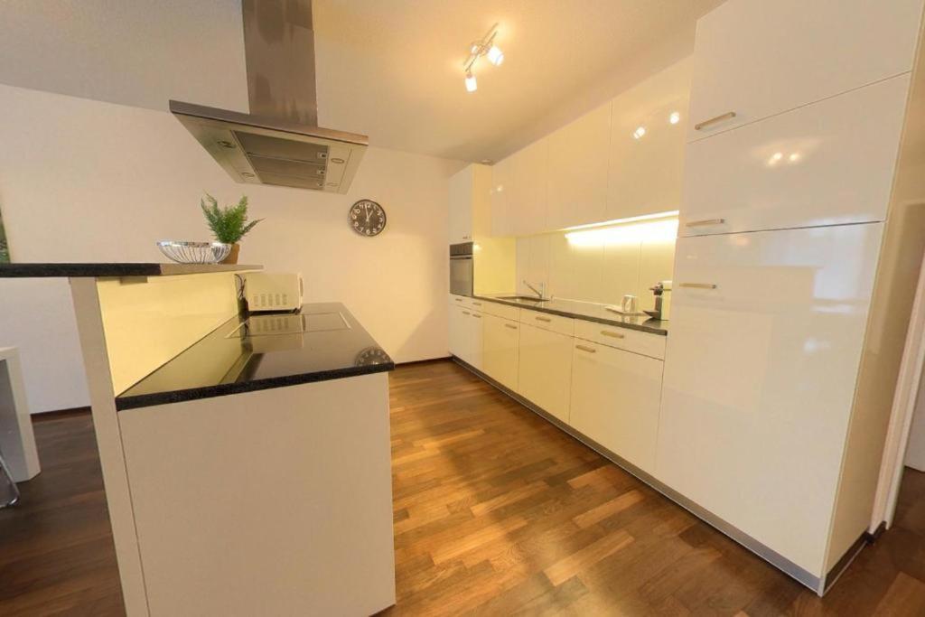 Apartment Relax And Recharge By The Lake! Modern Apartments, Ap26 *