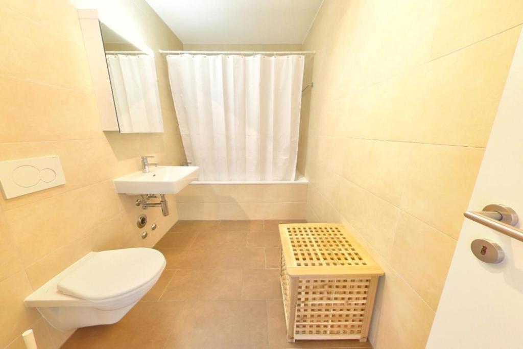 Relax And Recharge By The Lake! Modern Apartments, Ap26 *